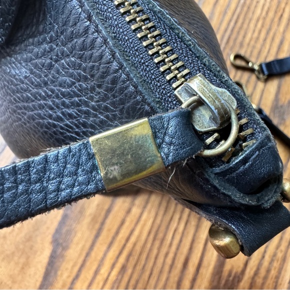 MADEWELL Leather Zip-Top Transport Crossbody Bag True Black - Picture 8 of 15